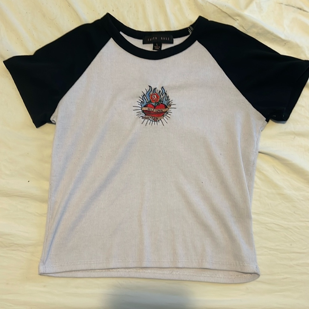 CROP TOP L, L CROP TOP, LARGE, WHITE BLACK, HEART EMBROIDERY